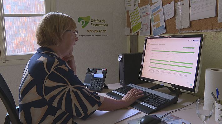 Informatiu Balear - Més de 98.000 persones han demanat ajuda al Telèfon de l'Esperança en 40 anys