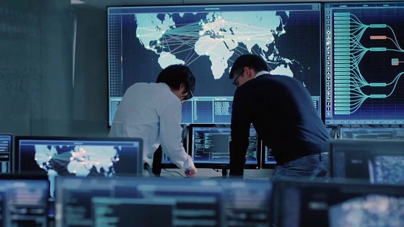 La última tecnología en Defensa o cómo aplicar la IA al turismo: empieza el gran evento 'The Wave' | Ver