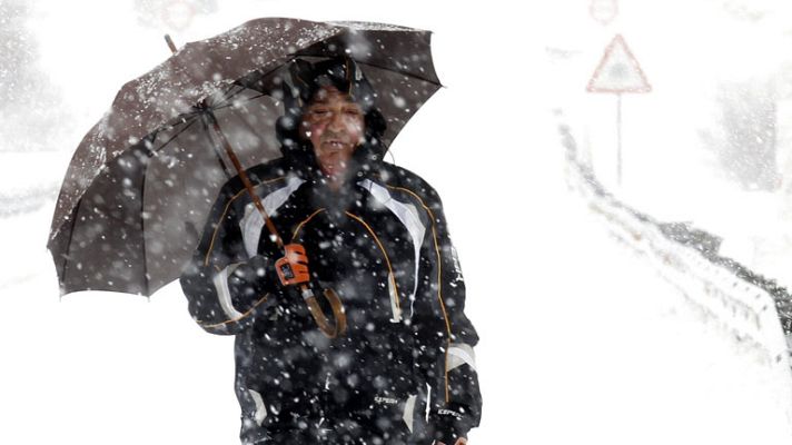 Telediario 1 - Alerta por nieve y lluvia en España
