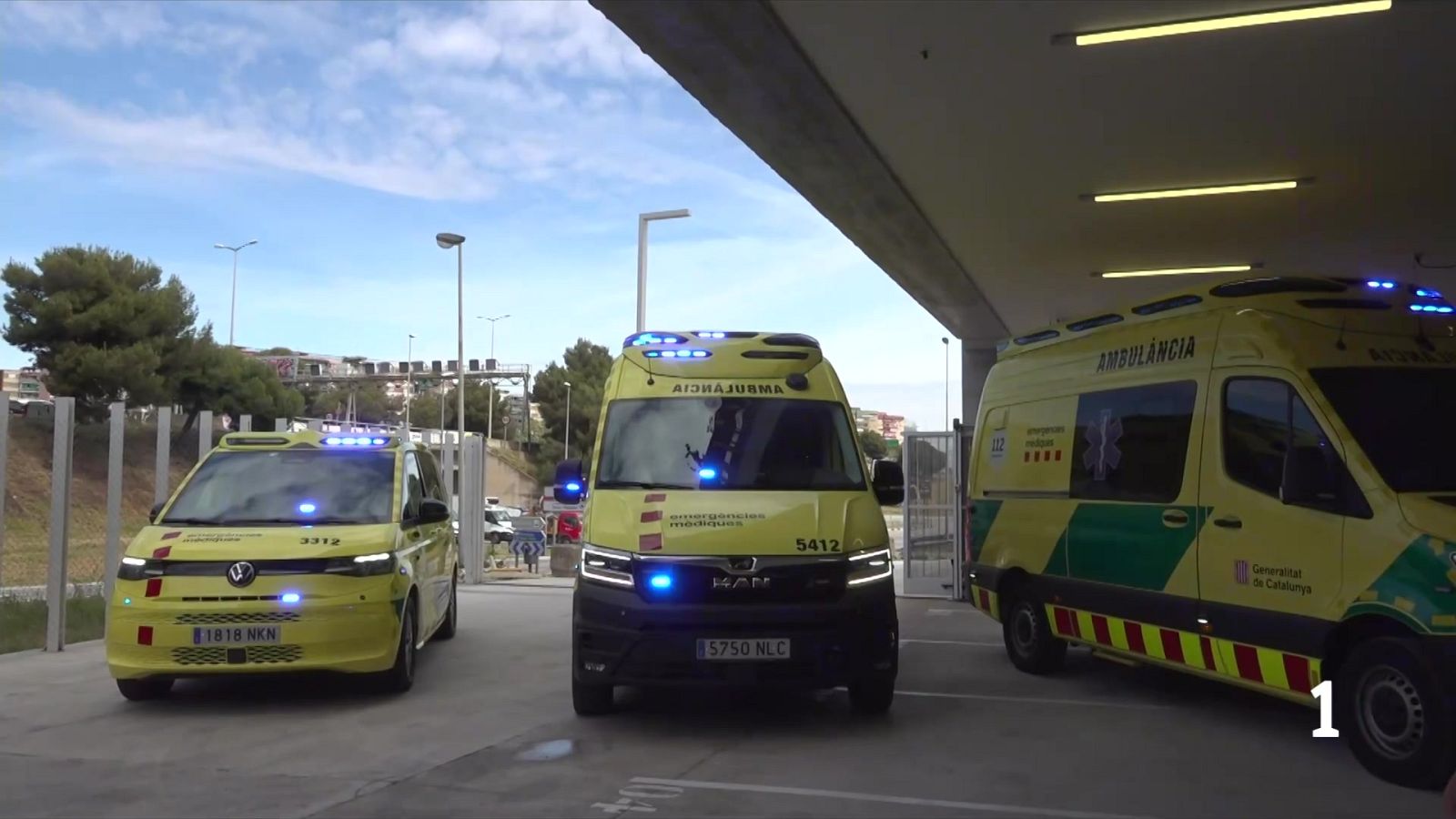 El SEM inicia un nou model de transport sanitari amb més ambulàncies i professionals - L'Informatiu | Veure