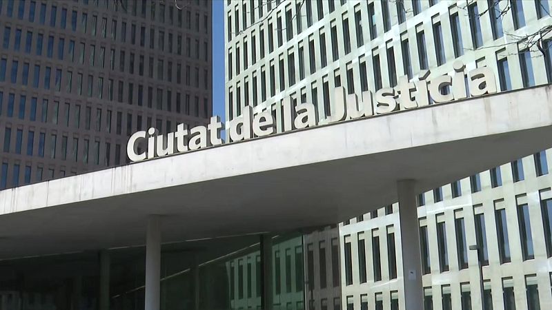 Els pares acusats de maltractar el seu nadó surten de presó per una declaració clau