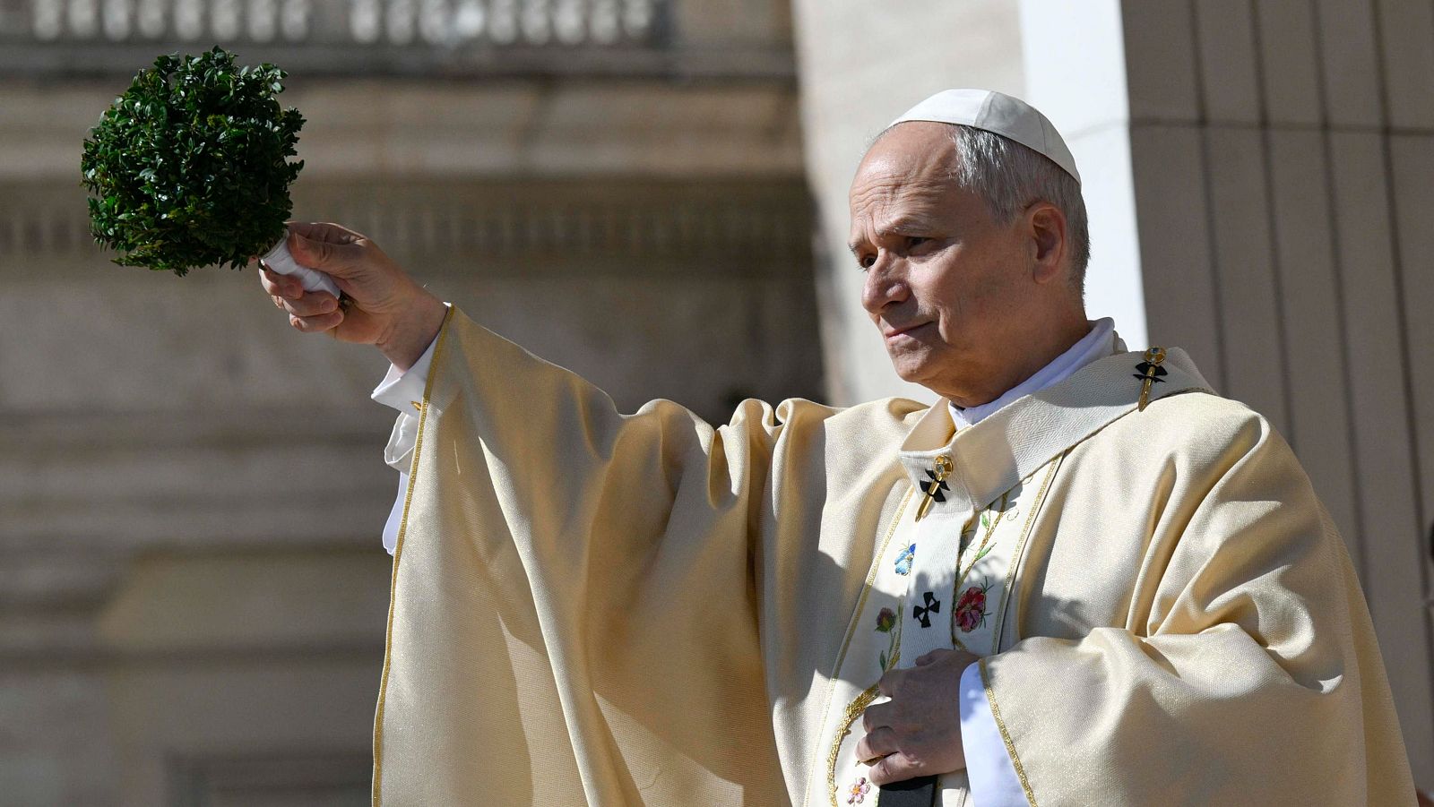 La archidiócesis de Madrid busca 10.000 voluntarios para que colaboren en la visita del papa