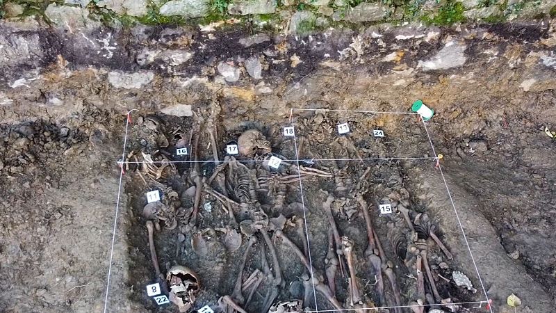 Exhumación en el cementerio de Begoña, Bilbao | Ver ahora