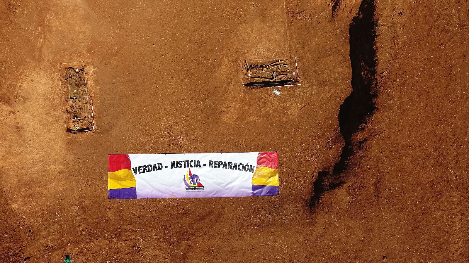 Fosa en el paraje de Carraraenillas en La Riba de Escalote (Soria) | Ver ahora