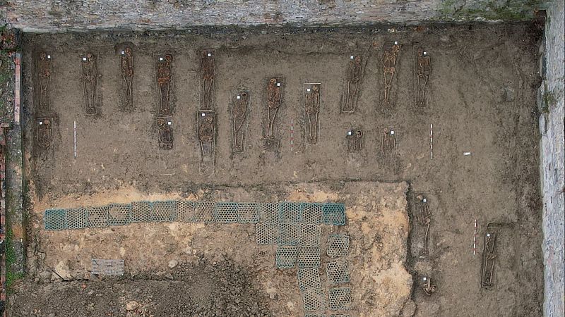 Fosas en el cementerio de Orduña (Bizkaia) | Ver ahora