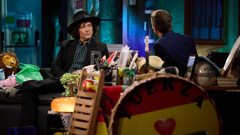 La Revuelta | Bunbury: "Estar contra la guerra es lo correcto" - La Revuelta | Ver