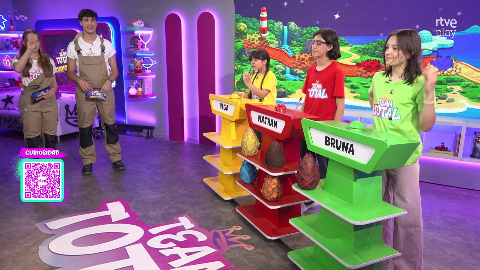 Team Total Curiosity - Exploradores al límite: desafíos con Vega, Nathan y Bruna - Team Total | Ver