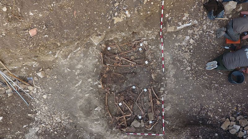 Exhumación de fosas en las bordas de Iruzkun (Ollacarizqueta, Navarra) | Ver ahora