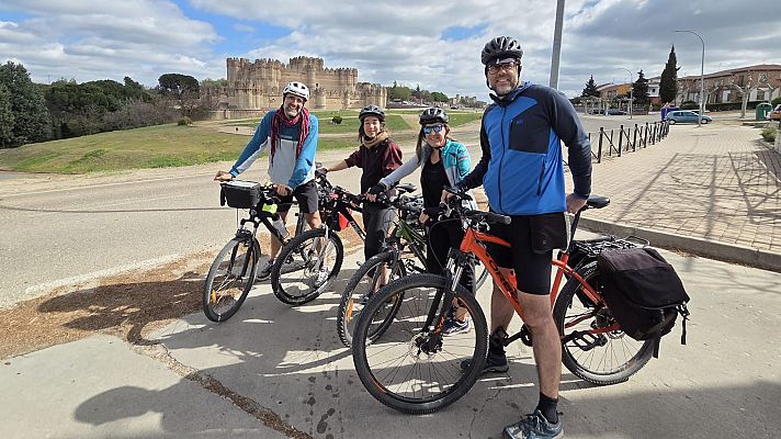 Noticias de Castilla y León - Recorre el Camino de Santiago en bicicleta para reclamar investigación oncológica