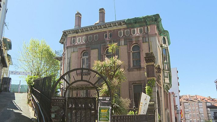 TeleCantabria - Interior y Okuda negocian para convertir Cortiguera en un proyecto cultural "de impacto"