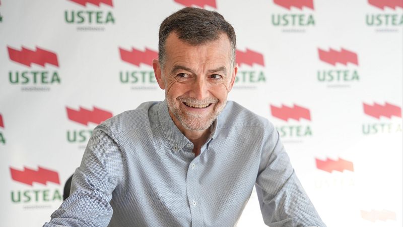 Maíllo: "La coalición de izquierdas va a tener una trascendencia más allá de Andalucía" - Las mañanas de RNE | Ver