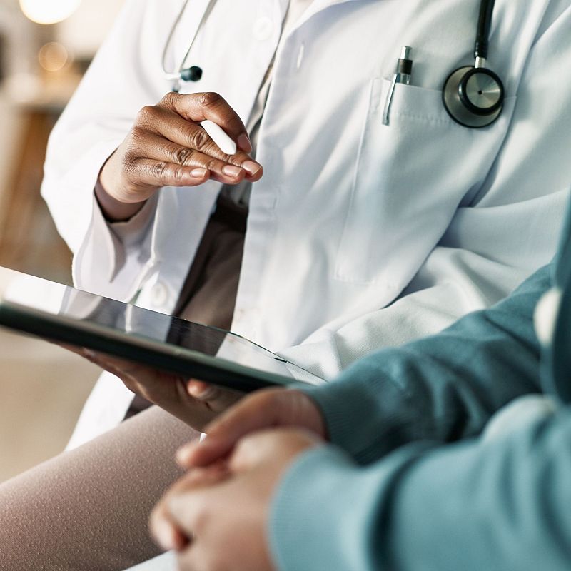 Investigadoras de la UVA participan en un proyecto para evitar la mortalidad por infecciones en el parto en Ángola y Mozambique | Ver