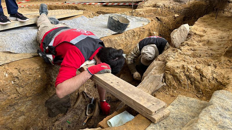 Encuentran diez cuerpos m�s de v�ctimas republicanas de la Quinta de Pedregal en la fosa de La Lloba
