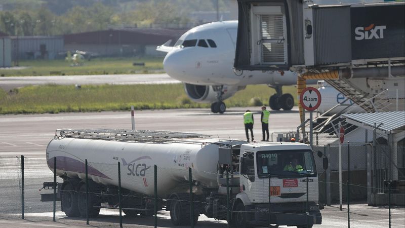 La subida del precio combustible por la guerra en Irán empieza a afectar al transporte de pasajeros | Ver ahora
