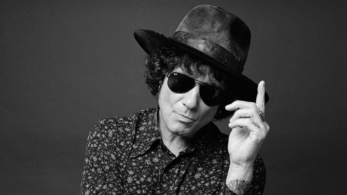 Telediario 1 - Bunbury indaga en el folclore latino en su nuevo 'De un siglo anterior'