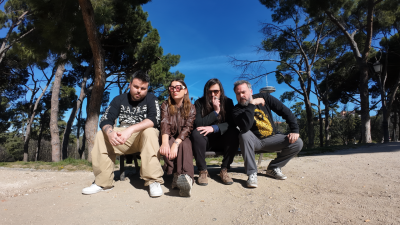 Hemos vuelto, zorras