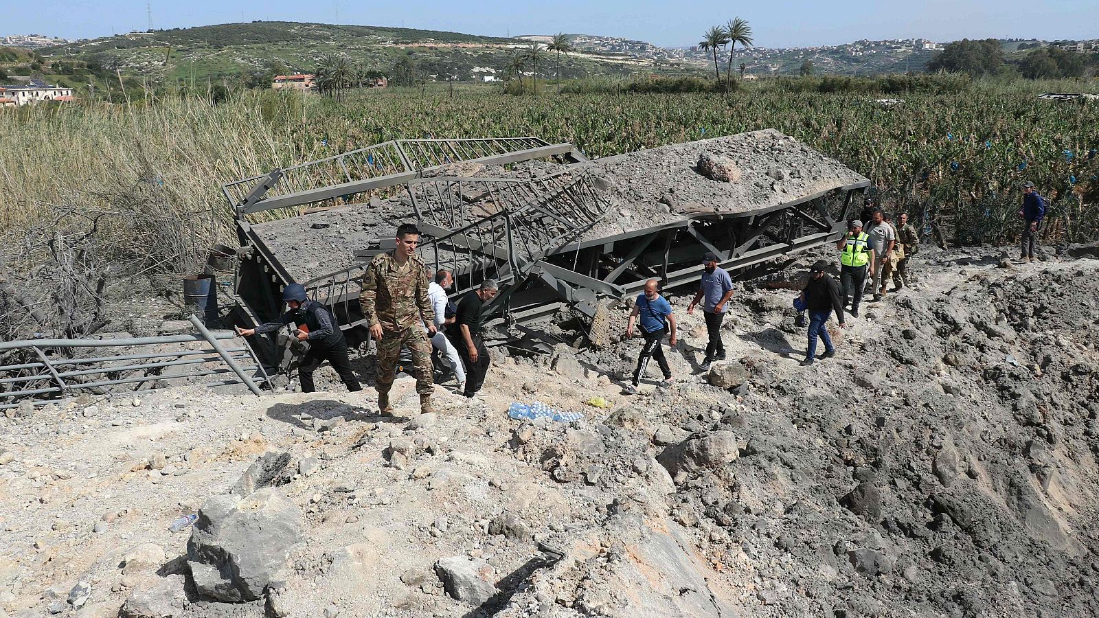 Israel destruye el último puente que comunicaba con el sur del Líbano | Ver ahora