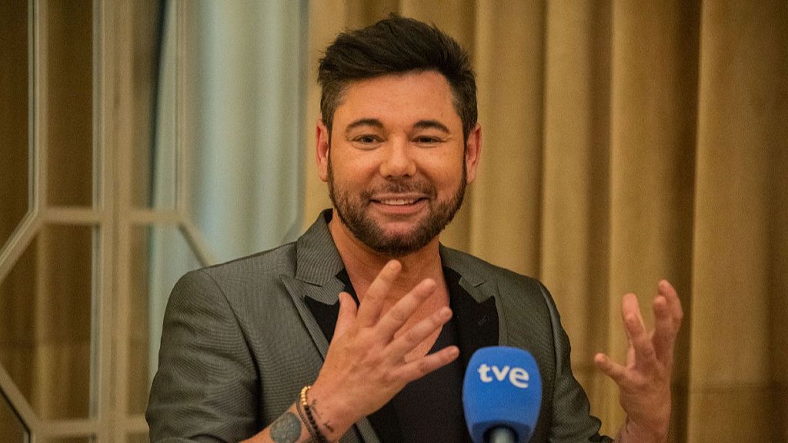 Miguel Poveda recita los versos inéditos de Federico García Lorca - Telediario 2 | Ver vídeo.