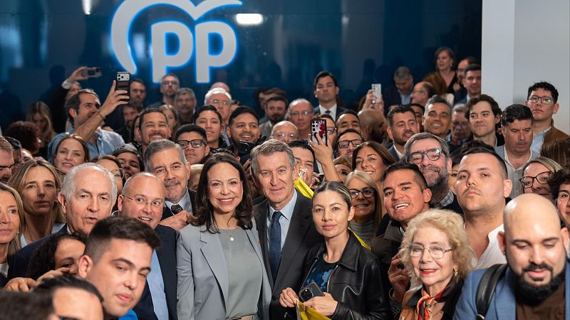 Feijóo y cargos del PP reciben a María Corina Machado con una gran ovación - Informativo 24h | Ver