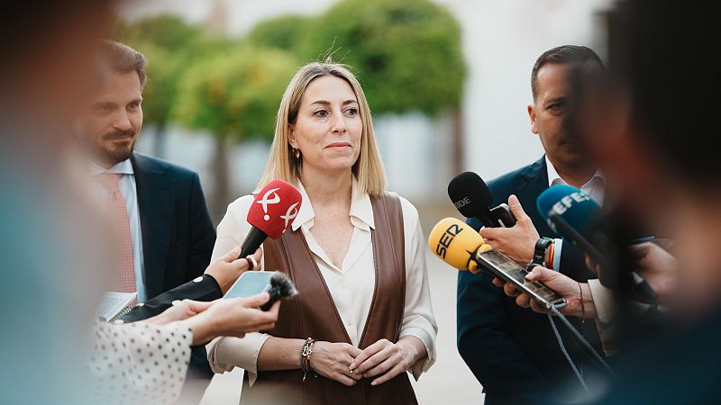 El PP se felicita por el acuerdo en Extremadura y el PSOE lo critica | Ver