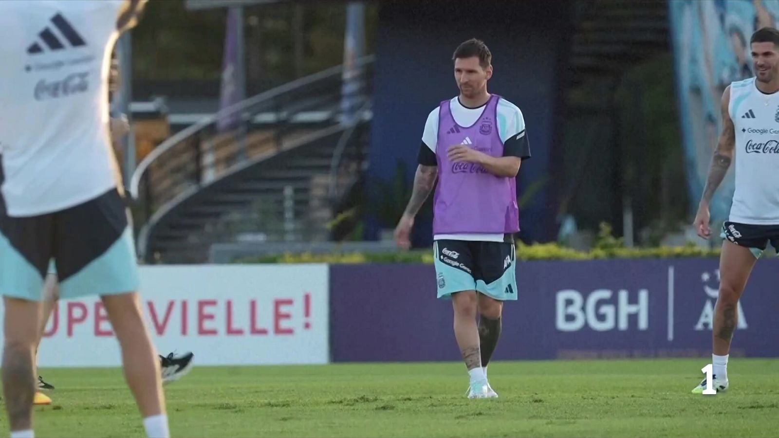 Els aficionats del Cornellà esperen que Messi faci créixer el club