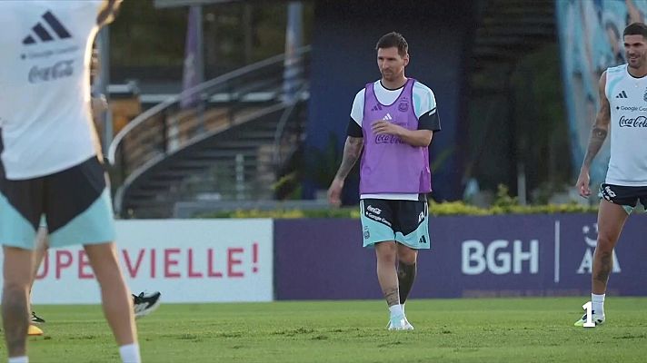 L'Informatiu - Els aficionats del Cornellà esperen que Messi faci créixer el club