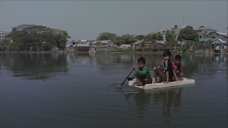 D�as De Cine: Black Water | Ver