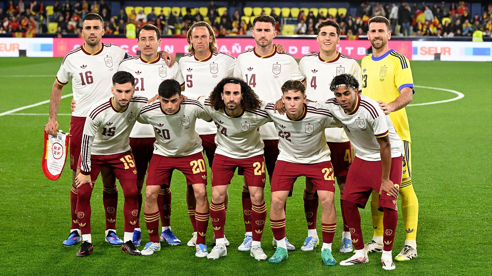 España busca su segunda copa del mundo en la cita que se disputa en Canadá, Estados Unidos y México. Disfruta de la cita del 11 de junio al 19 de julio en RTVE