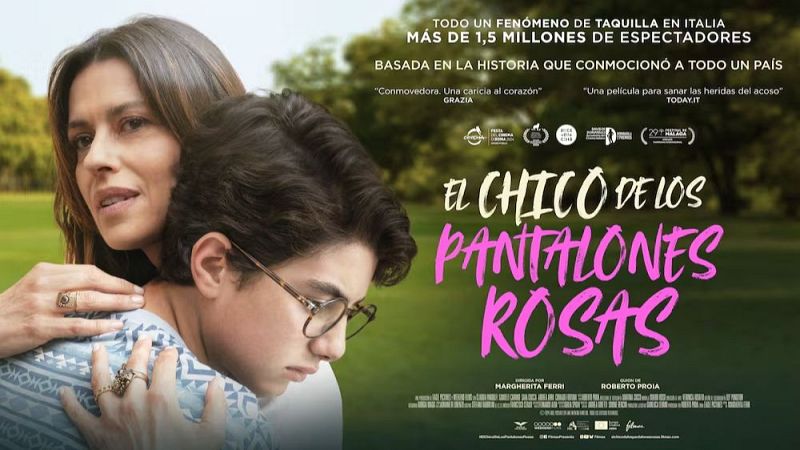Llega a los cines  'El chico de pantalones rosas', una historia real sobre el acoso digital - Telediario 2 | Ver vídeo