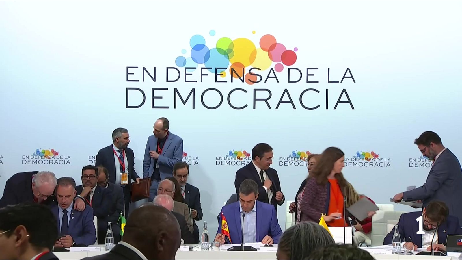 Pedro Sánchez: "no n'hi ha prou amb resistir"