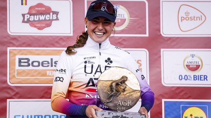 Paula Blasi logra un triunfo hist�rico en la Amstel Gold Race
