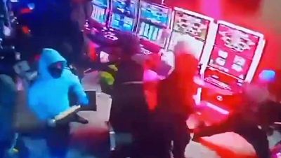 Atraco a mazazos en una sala de juegos