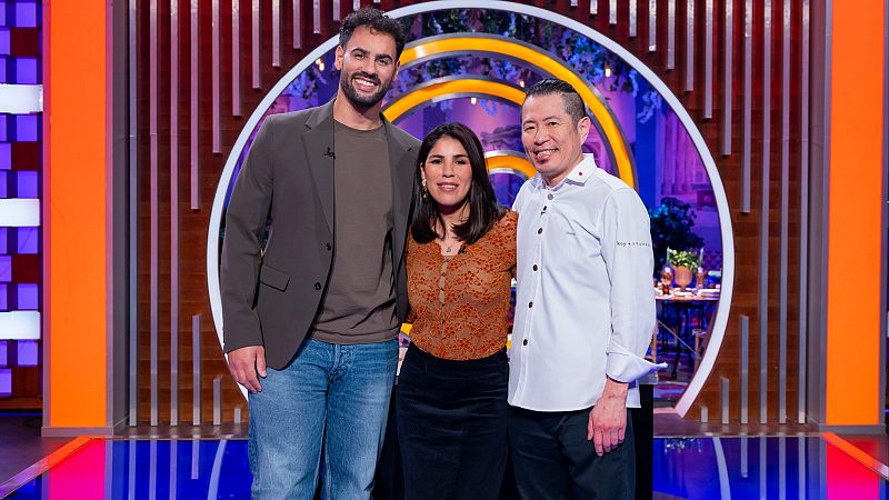 Isa Pantoja y Asraf visitan MasterChef 14 - MasterChef | Ver