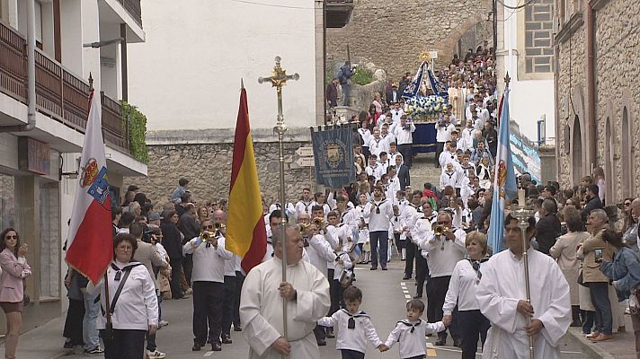 TeleCantabria - La Folía vuelve a llenar de emoción y tradición marinera San Vicente de la Barquera