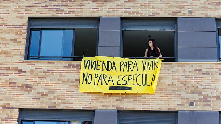 Telediario 1 - "Mis padres con 25 años tenían una casa y nosotros no nos podemos permitir un alquiler"