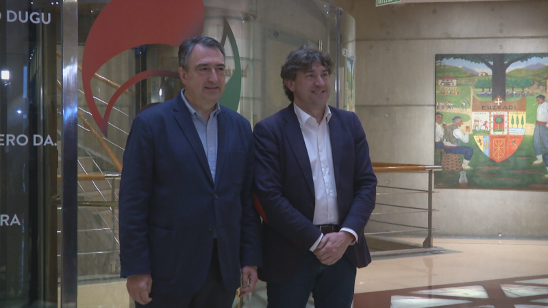 Se enquista la negociación entre PNV y PSE para blindar el euskera en las OPEs | RTVE Play - Ver ahora