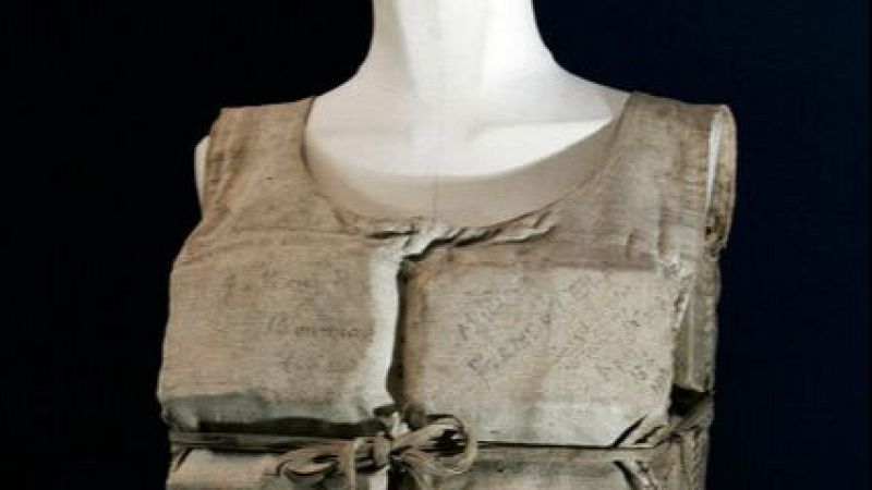 Un chaleco salvavidas del Titanic se ha vendido por 700 mil euros - Telediario 1 | Ver