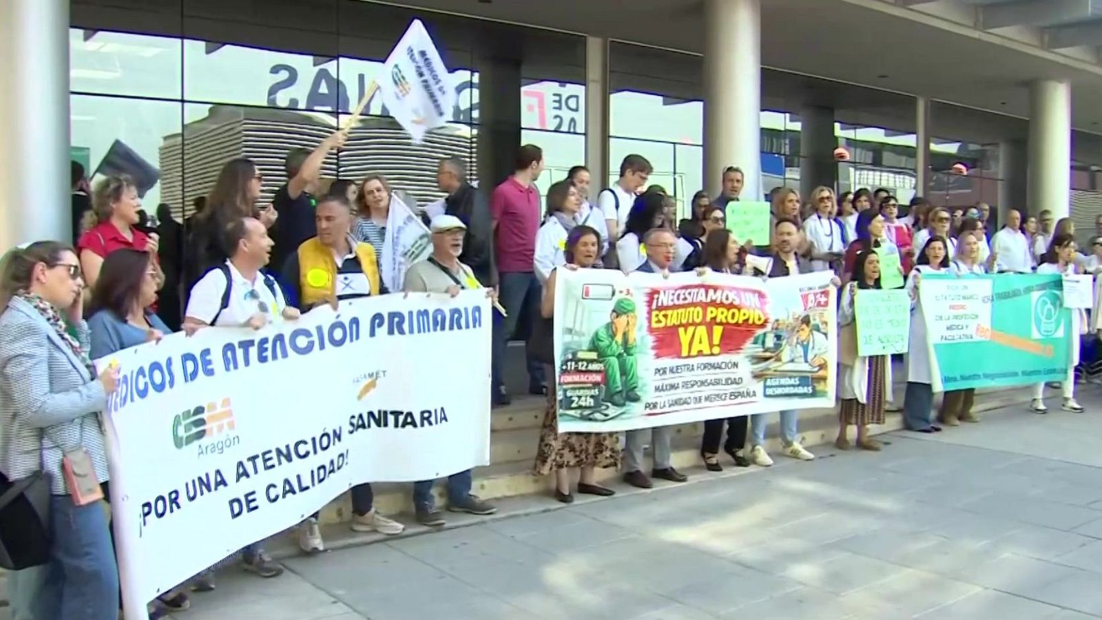 Los médicos retoman la huelga, pararán dos semanas - Noticias Aragón | Ver