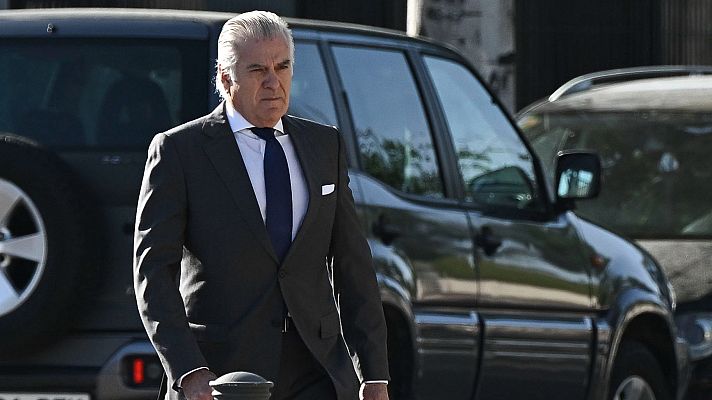 Telediario 1 - El Gobierno exige a Feijóo que se pronuncie sobre la operación Kitchen y le pregunta si va a expulsar a Rajoy del PP