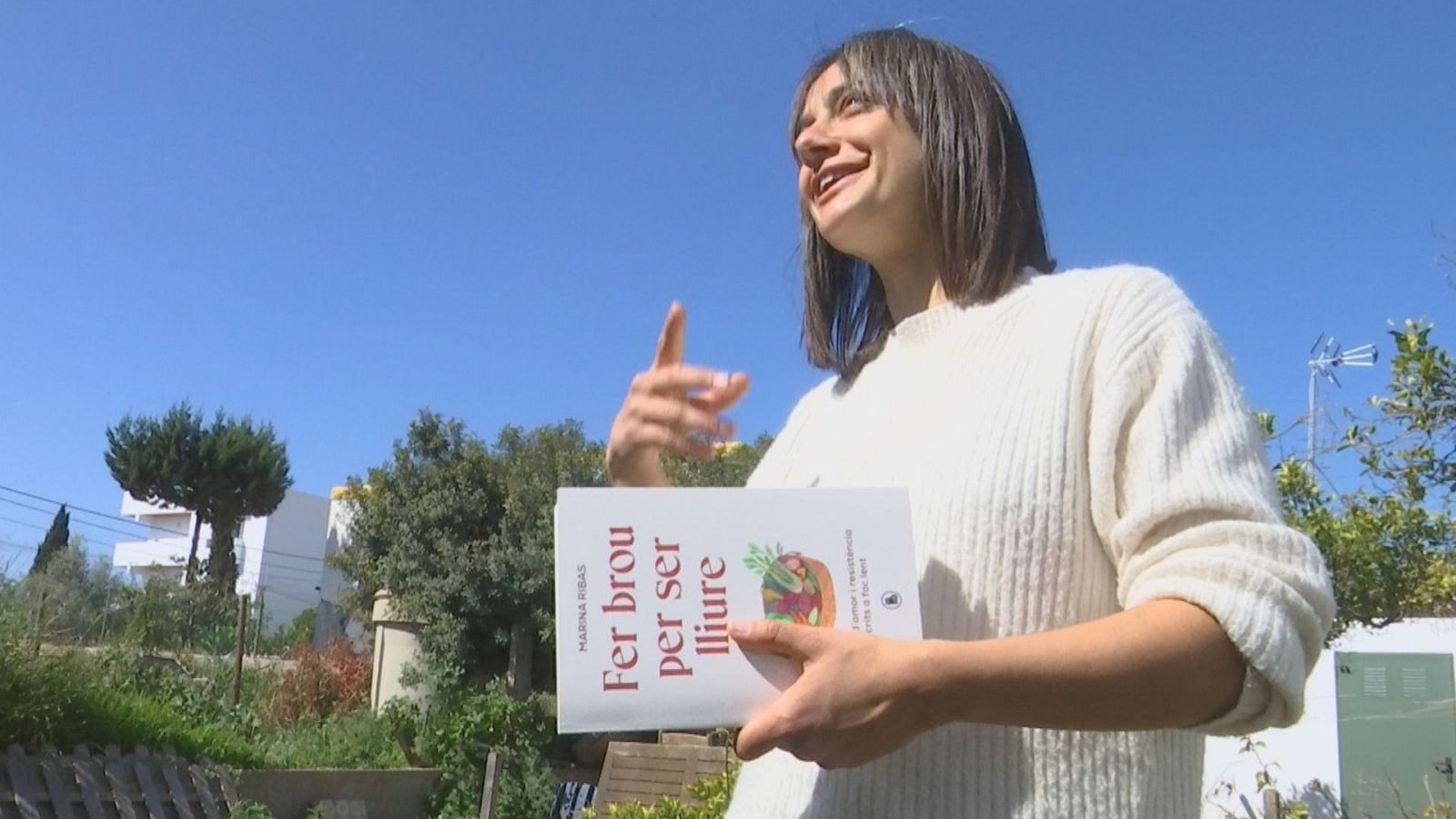 Marina Ribas reflexiona sobre cuina, feminisme i territori a "Fer brou per ser lliure"