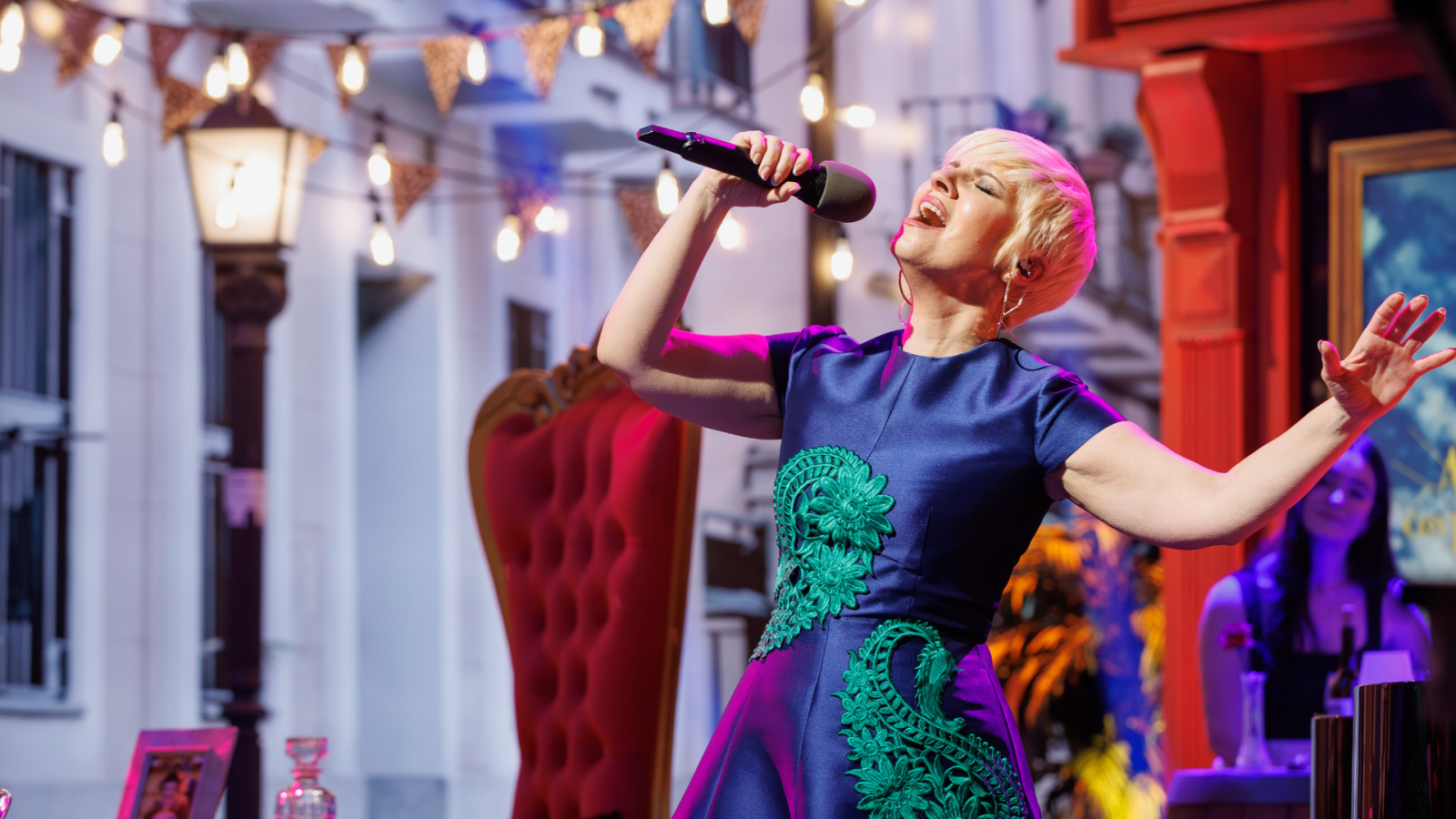 Pasión Vega emociona con “En el último trago” | Ver