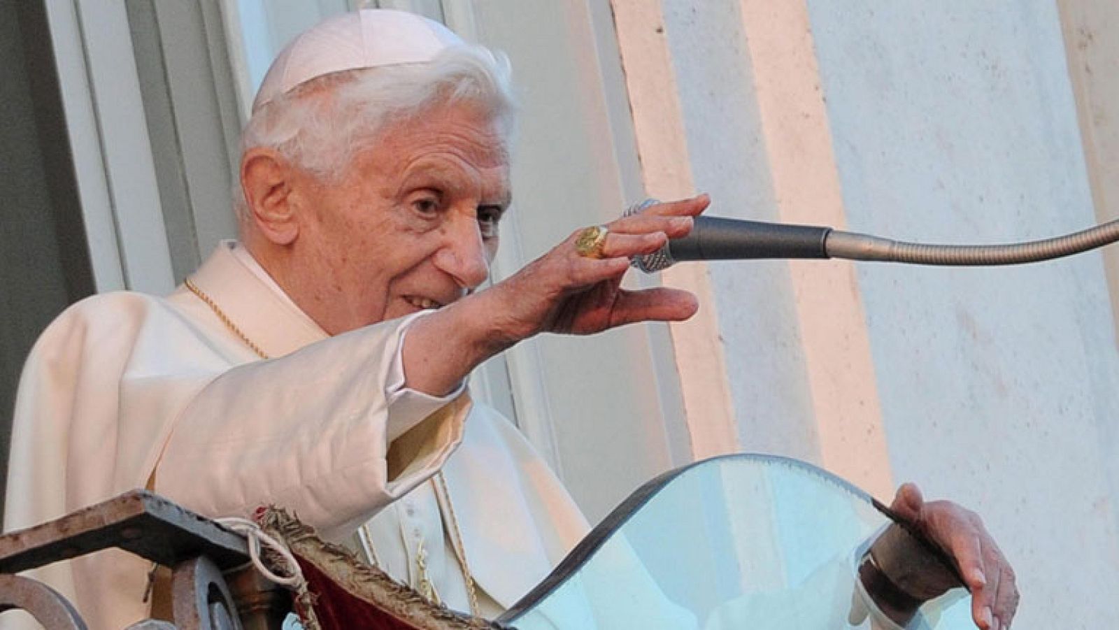 Benedicto XVI ya está en Castelgandolfo