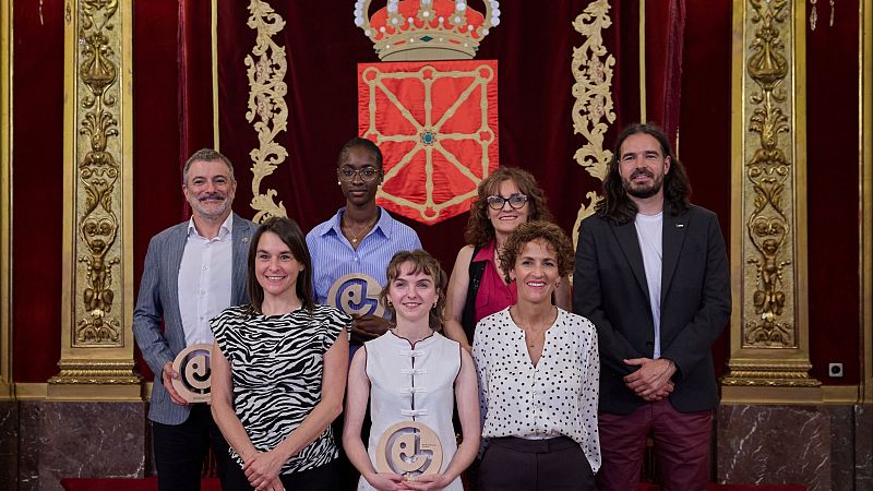 Entregados los galardones a la juventud navarra - Telenavarra | Ver