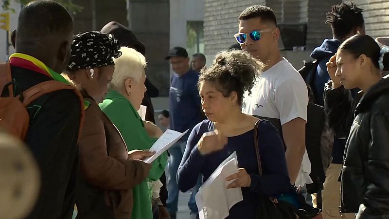 Colectivos sociales critican la gestión del ayuntamiento de Zaragoza en la regulación de migrantes - Noticias Aragón | Ver
