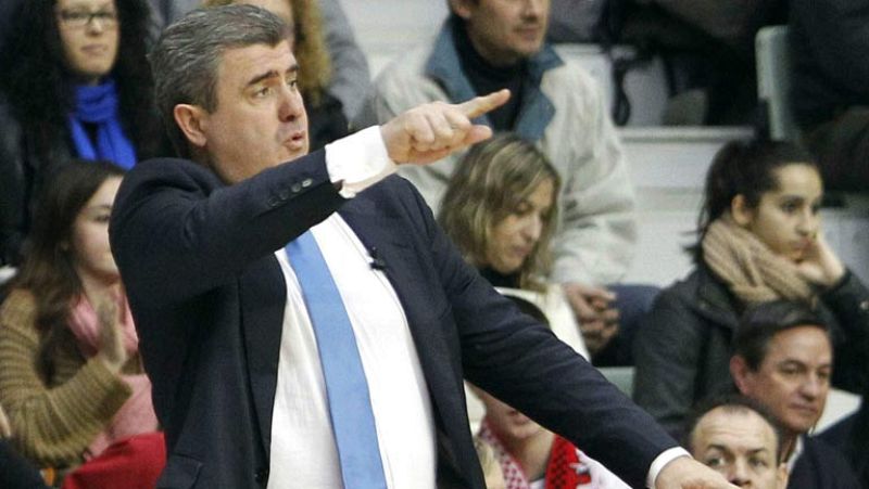 Óscar Quintana muestra su carácter en el banquillo | Ver