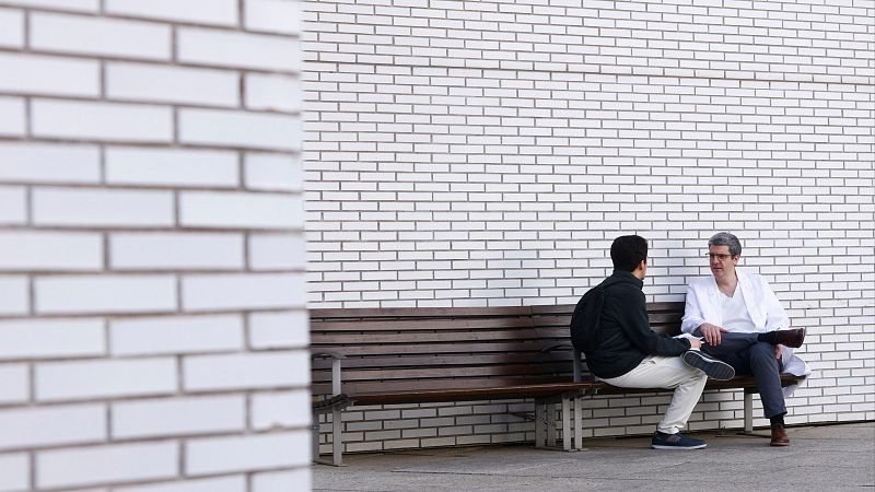 Estimulación cerebral para tratar el síndrome de Tourette - Telediario 2 | Ver
