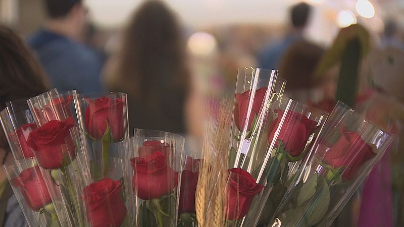 Llibres i roses arreu de les Illes per Sant Jordi