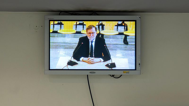 El PP cree que "el tiempo le dará la razón" a Rajoy y el PSOE ve "indecente su amnesia" en el juicio por la Kitchen | Ver