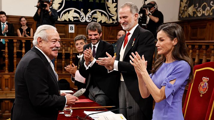 Telediario 1 - Gonzalo Celorio recibe el premio Cervantes 2026 de manos del rey Felipe VI