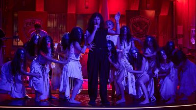 Show del descanso: Cervatana - “Cap. IV La Bomba”.